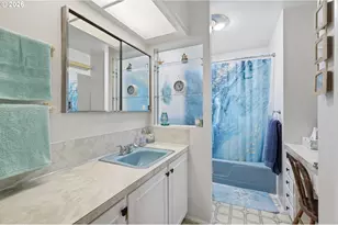 405 Kent St, Drain, OR 97435 - Photo 12