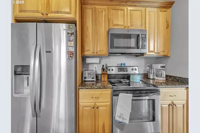 360 NW 6th St, Willamina, OR 97396 - Photo 10