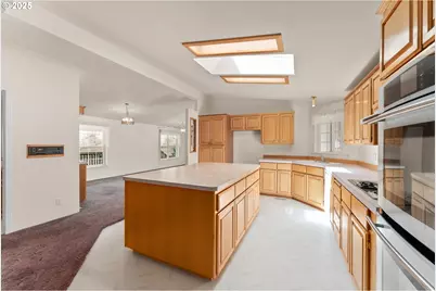 220 Robin St, Roseburg, OR 97470 - Photo 10