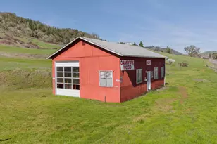 220 Robin St, Roseburg, OR 97470 - Photo 34