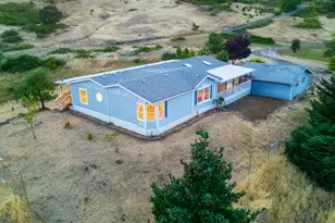 220 Robin St, Roseburg, OR 97470 - Photo 6