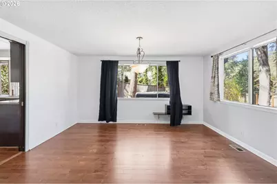 320 Dellwood Dr, Eugene, OR 97405 - Photo 8