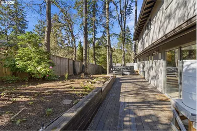 320 Dellwood Dr, Eugene, OR 97405 - Photo 42