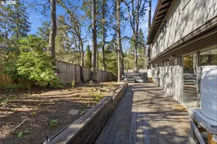 320 Dellwood Dr, Eugene, OR 97405 - Photo 42