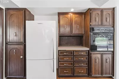 320 Dellwood Dr, Eugene, OR 97405 - Photo 14