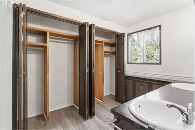 320 Dellwood Dr, Eugene, OR 97405 - Photo 34