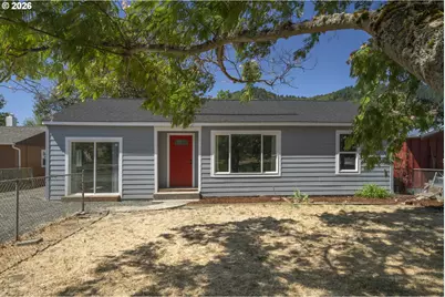 912 S Main St, Myrtle Creek, OR 97457 - Photo 1