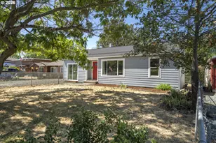 912 S Main St, Myrtle Creek, OR 97457 - Photo 4