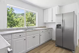 912 S Main St, Myrtle Creek, OR 97457 - Photo 12