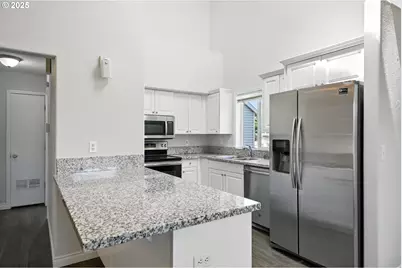 5609 SE 117th Ave, Portland, OR 97266 - Photo 10