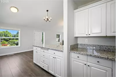 5609 SE 117th Ave, Portland, OR 97266 - Photo 12