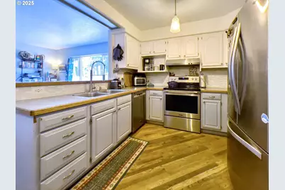 17928 Webster Rd, Gladstone, OR 97027 - Photo 6