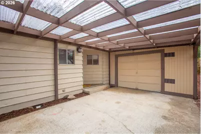 530 Myeena Loop, Florence, OR 97439 - Photo 4