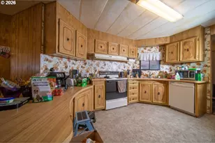 530 Myeena Loop, Florence, OR 97439 - Photo 10