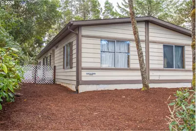 530 Myeena Loop, Florence, OR 97439 - Photo 2