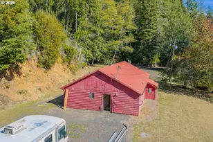 57514 Gateway Rd, Coquille, OR 97423 - Photo 12