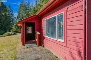 57514 Gateway Rd, Coquille, OR 97423 - Photo 10