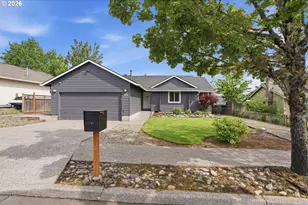 471 SE 17th St, Troutdale, OR 97060 - Photo 2