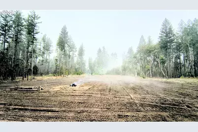 2100 Saratoga Way, Grants Pass, OR 97526 - Photo 1