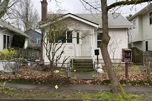 4643 NE 28th Ave, Portland, OR 97211 - Photo 2