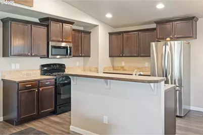 4946 Holly St, Springfield, OR 97478 - Photo 8