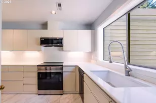 17027 SW Versailles Ln, Portland, OR 97224 - Photo 14