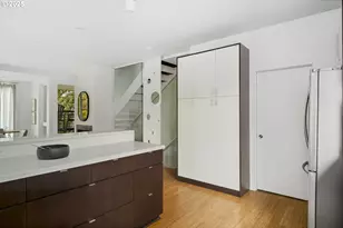 1102 NE Tillamook St, Portland, OR 97212 - Photo 10