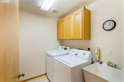 239 Blue Jay Loop, Creswell, OR 97426 - Photo 18