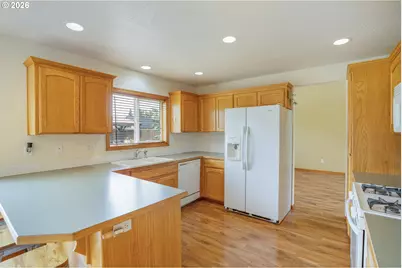 239 Blue Jay Loop, Creswell, OR 97426 - Photo 8