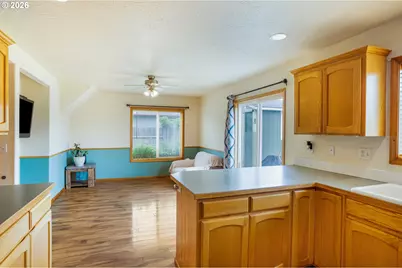239 Blue Jay Loop, Creswell, OR 97426 - Photo 10