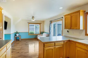 239 Blue Jay Loop, Creswell, OR 97426 - Photo 10