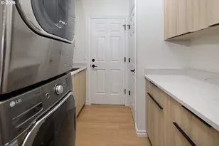 1140 SW Fairfax Pl, Portland, OR 97225 - Photo 44