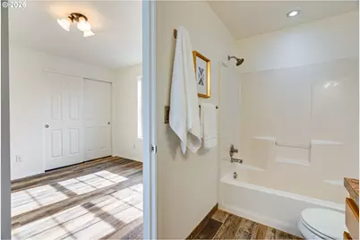 8029 SE Tolman St, Portland, OR 97206 - Photo 32