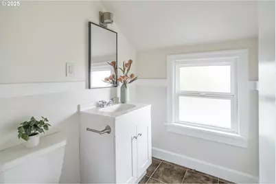 10227 N Macrum Ave, Portland, OR 97203 - Photo 32