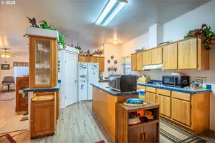 69664 McFarland Rd, North Bend, OR 97459 - Photo 16