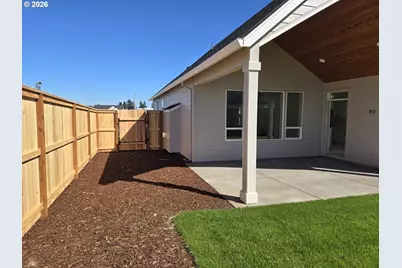 2017 SE 10th Pl, Canby, OR 97013 - Photo 12