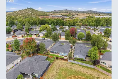 948 Black Wolf Ln, Eagle Point, OR 97524 - Photo 34