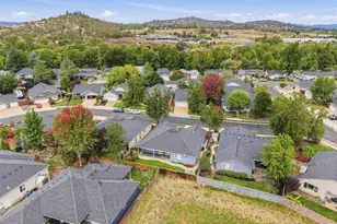 948 Black Wolf Ln, Eagle Point, OR 97524 - Photo 34