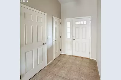 2409 SE Chinaberry Ave, Roseburg, OR 97470 - Photo 4