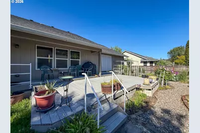 2409 SE Chinaberry Ave, Roseburg, OR 97470 - Photo 22