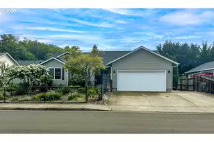 2409 SE Chinaberry Ave, Roseburg, OR 97470 - Photo 1