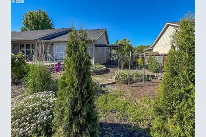 2409 SE Chinaberry Ave, Roseburg, OR 97470 - Photo 24