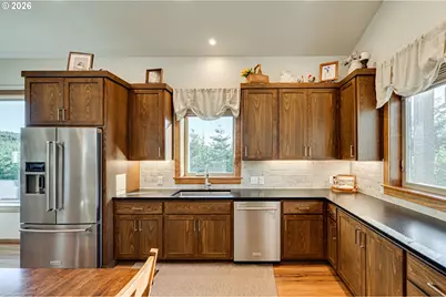 214 Bootjack Ln, Kelso, WA 98626 - Photo 6