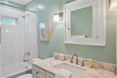 1235 SW Cheltenham St, Portland, OR 97239 - Photo 12