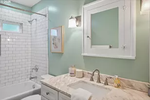 1235 SW Cheltenham St, Portland, OR 97239 - Photo 12