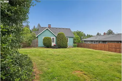 1235 SW Cheltenham St, Portland, OR 97239 - Photo 40