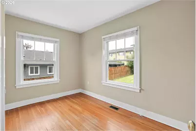1235 SW Cheltenham St, Portland, OR 97239 - Photo 16