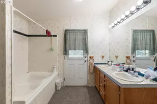 550 S State St, Sutherlin, OR 97479 - Photo 20