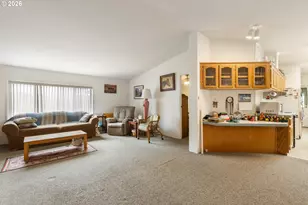 550 S State St, Sutherlin, OR 97479 - Photo 10
