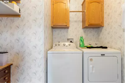550 S State St #15, Sutherlin, OR 97479 - Photo 28